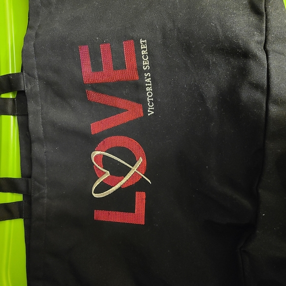 Purses - Picture 3 of 11